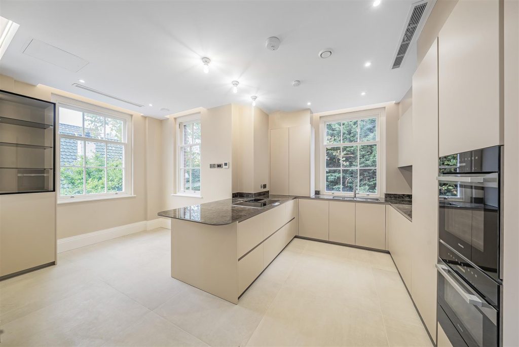 The Bishops Avenue, Hampstead Garden Suburb , N2