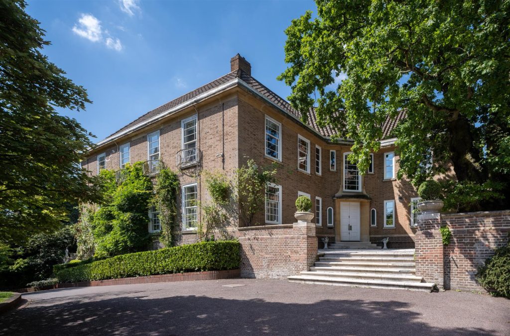 Frognal, Hampstead Village, London NW3