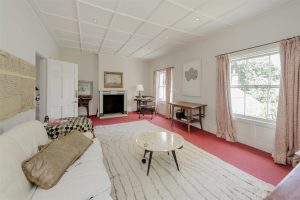 R8BIwoUWMU6lyFdf9eyI9A.jpg